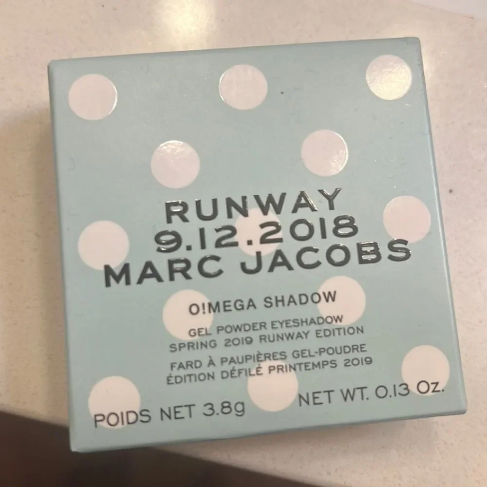 Marc Jacobs Runway 9.12.2018 O!mega Gel Powder Eyeshadow Smoke